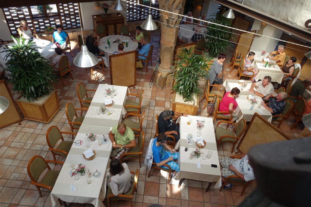 Restaurace Atis - Zámek Štiřín