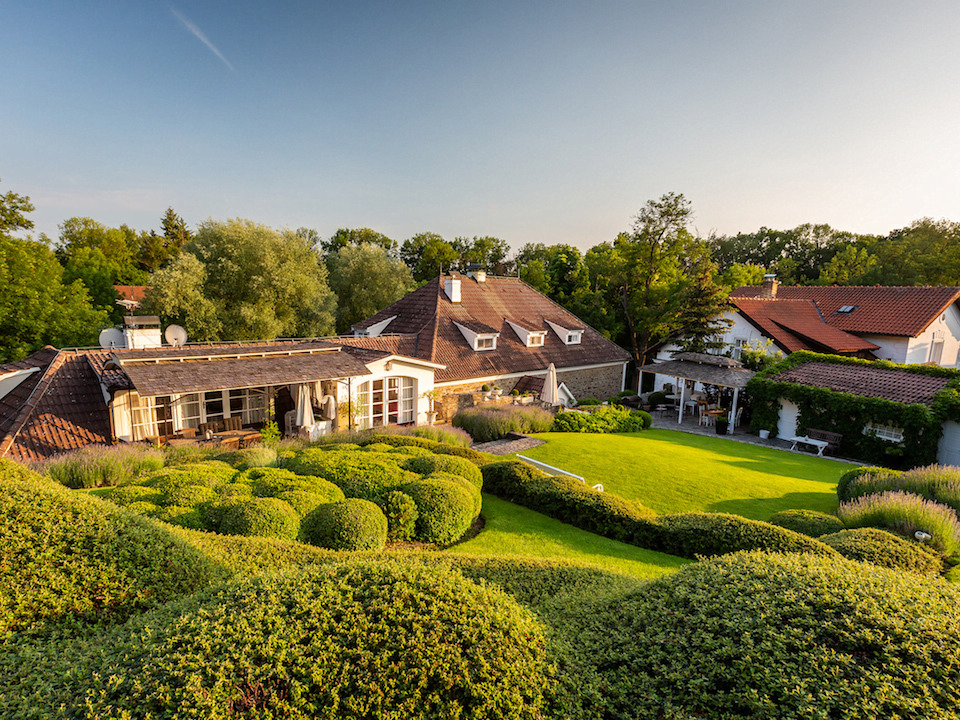 Family Hotel Okoř & Restaurant